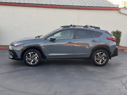 Used 2024 Subaru Crosstrek 2.0i Premium AWD/4WD image 3