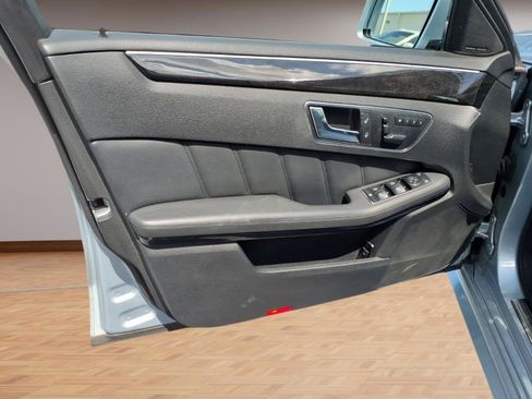 Used 2013 Mercedes-Benz E 350 4MATIC Sedan image 20