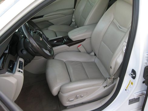 Used 2016 Cadillac XTS Premium image 12