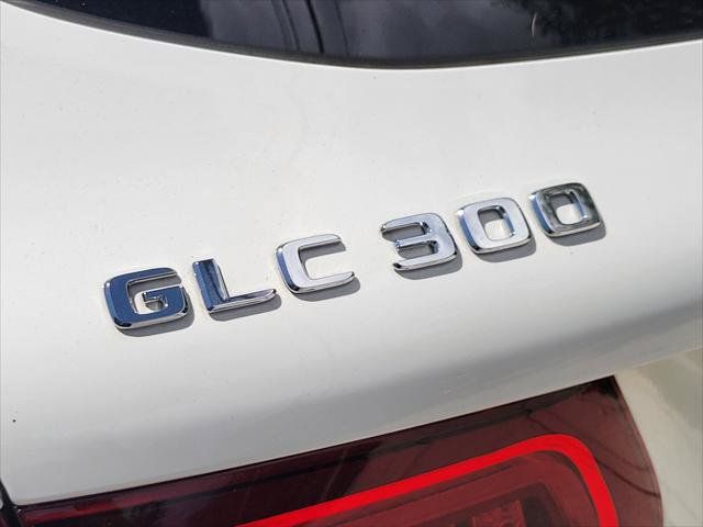 Used 2022 Mercedes-Benz GLC 300 4MATIC image 9