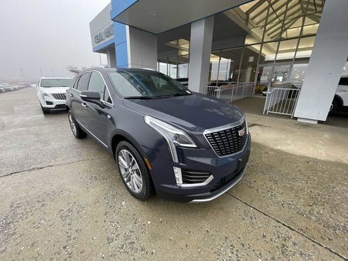 Certified 2025 Cadillac XT5 Premium Luxury image 2