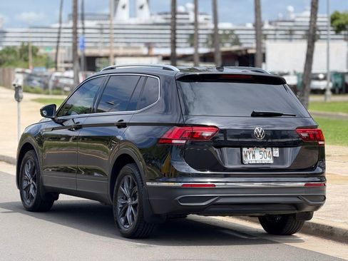 Used 2022 Volkswagen Tiguan SE image 3