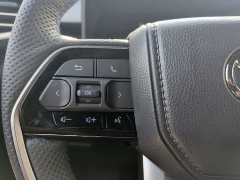 Used 2026 Toyota Sequoia Platinum AWD/4WD image 18