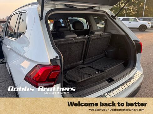 Used 2021 Volkswagen Tiguan SE w/ Panoramic Sunroof Package FWD image 41
