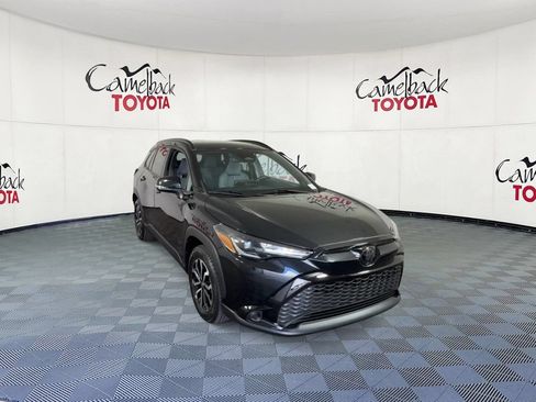 Used 2024 Toyota Corolla Cross AWD Hybrid w/ Moonroof Package image 5
