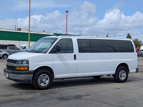Used 2018 Chevrolet Express 3500 LT w/ LT Preferred Equipment Group image 2