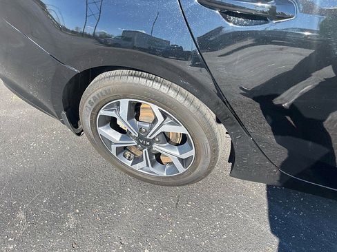 Used 2020 Kia Forte LXS image 11