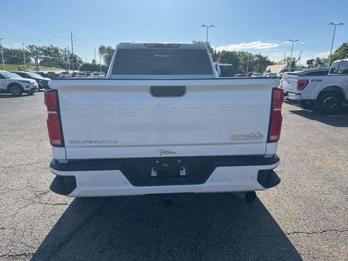 Used 2024 Chevrolet Silverado 2500 High Country AWD/4WD image 6