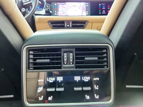 Used 2025 Porsche Cayenne Coupe AWD/4WD image 50