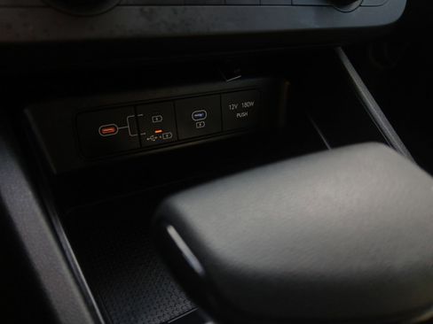 Certified 2025 Hyundai Tucson SE image 21