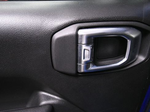 Used 2024 Jeep Wrangler Unlimited Rubicon 4xe AWD/4WD image 21