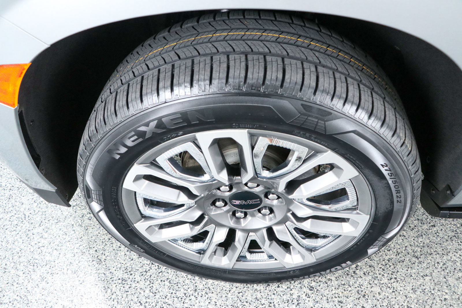 Used 2023 GMC Yukon Denali Ultimate AWD/4WD image 11