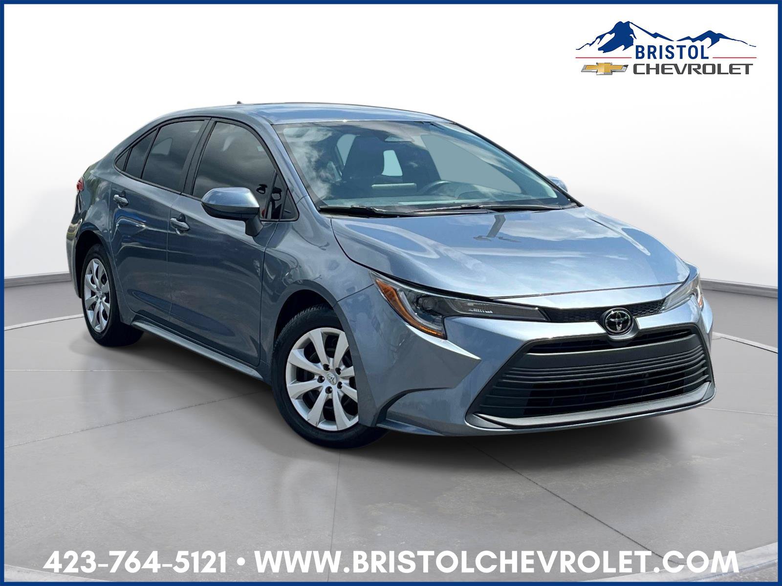Used 2024 Toyota Corolla LE FWD image 1