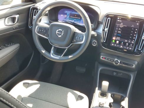 Used 2024 Volvo XC40 B5 Core AWD/4WD image 14
