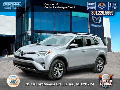 Used 2018 Toyota RAV4 XLE FWD image 2