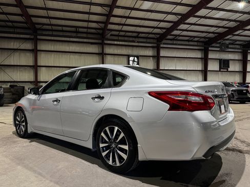 Used 2017 Nissan Altima 2.5 SL w/ Technology Package image 7