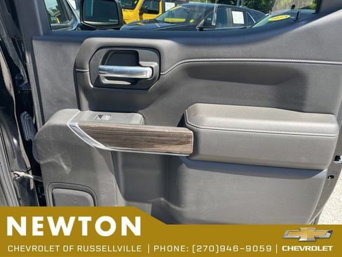 Used 2022 Chevrolet Silverado 1500 RST AWD/4WD image 29
