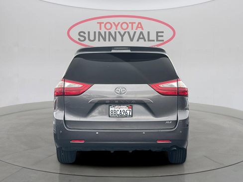 Used 2017 Toyota Sienna XLE w/ XLE Navigation Package image 7