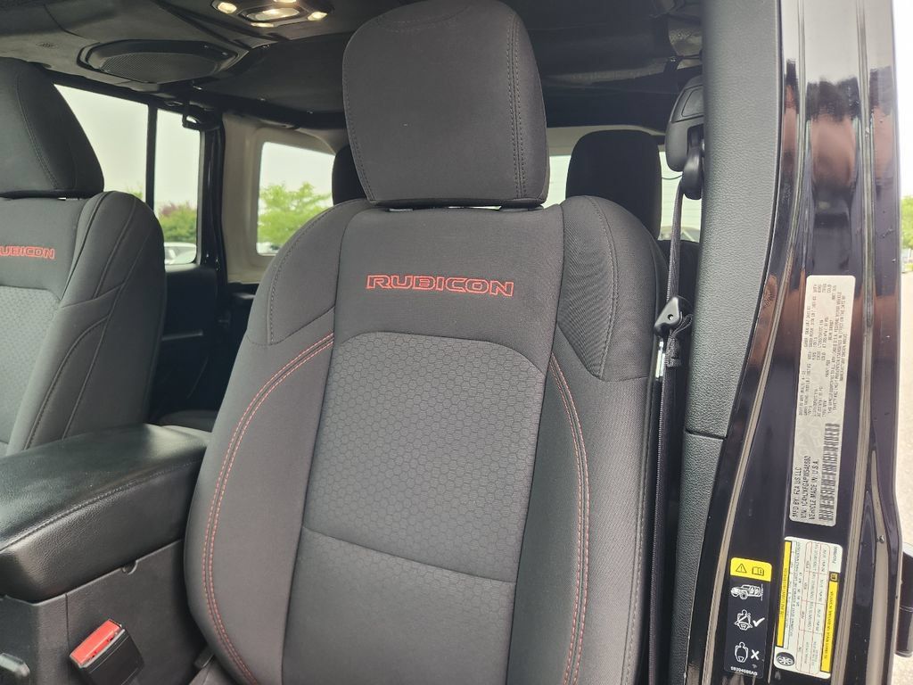 Used 2023 Jeep Wrangler Unlimited Rubicon w/ Cold Weather Group AWD/4WD image 13