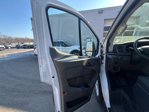 Used 2023 Ford Transit 350 XLT image 17