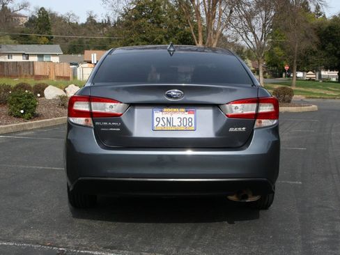 Used 2017 Subaru Impreza 2.0i Premium image 6