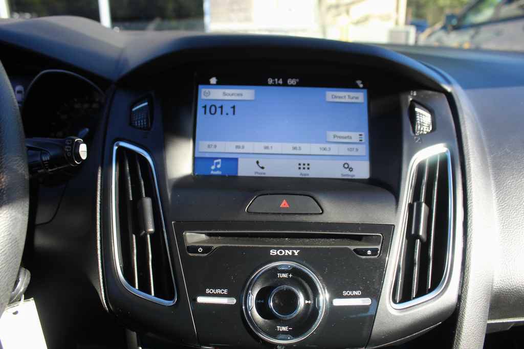 Used 2017 Ford Focus SEL FWD image 20