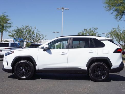 Used 2025 Toyota RAV4 XLE FWD image 2
