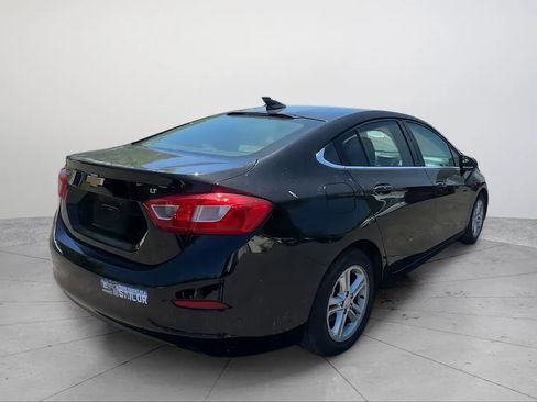 Used 2017 Chevrolet Cruze LT w/ Convenience Package FWD image 9