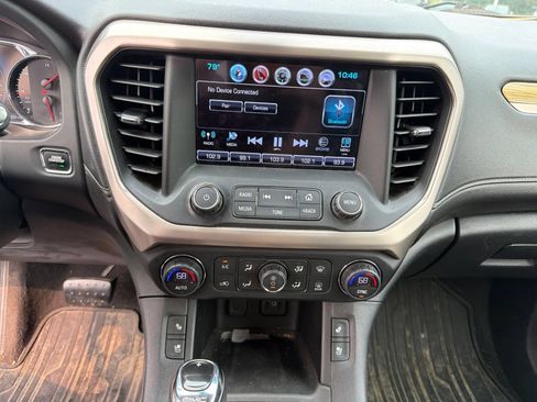 Used 2018 GMC Acadia Denali w/ Technology Package FWD image 17