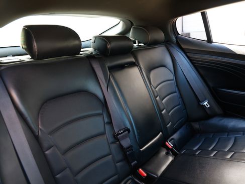 Used 2022 Kia Stinger GT2 image 17