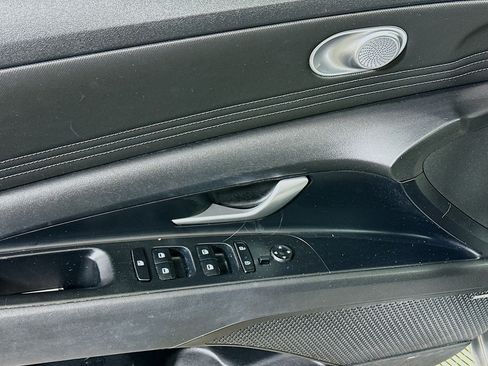 Certified 2022 Hyundai Elantra SEL w/ Convenience + Premium Package image 17