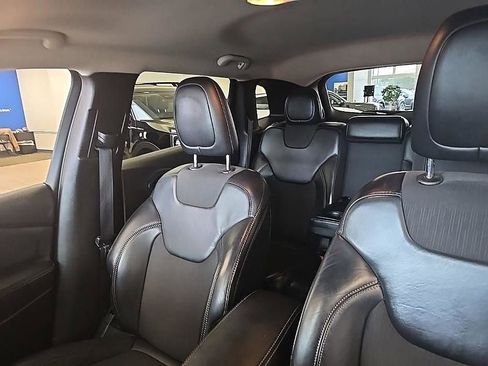 Used 2018 Jeep Cherokee Latitude Plus w/ Cold Weather Group image 26