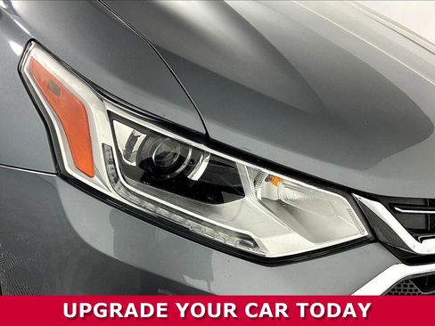 Used 2021 Chevrolet Traverse LT FWD image 32