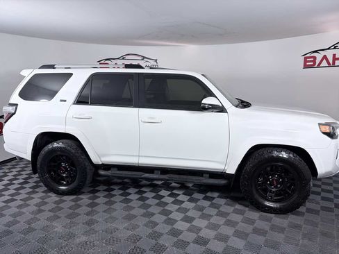 Used 2021 Toyota 4Runner SR5 Premium w/ Moonroof Package RWD image 7