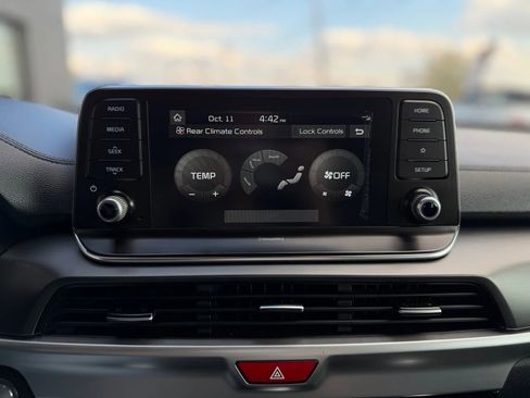 Used 2020 Kia Telluride LX image 19