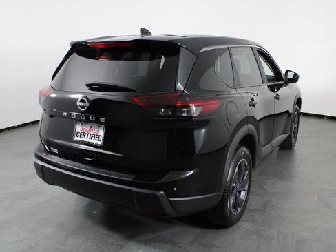 Certified 2025 Nissan Rogue SV image 16