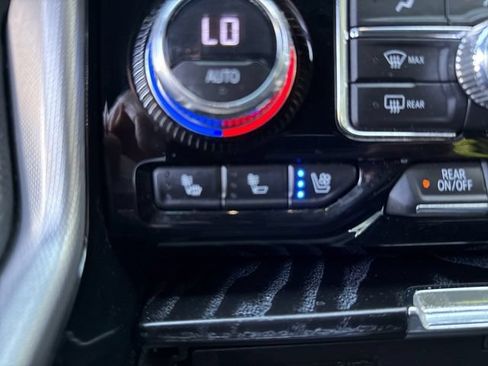 Used 2023 GMC Yukon Denali AWD/4WD image 22