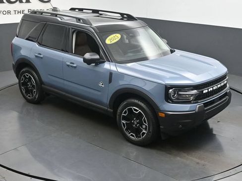 Used 2025 Ford Bronco Sport Outer Banks w/ Outer Banks Tech Package+ AWD/4WD image 48