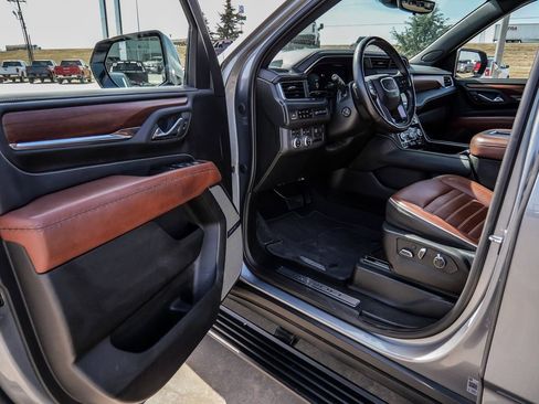 Certified 2023 GMC Yukon Denali Ultimate image 34