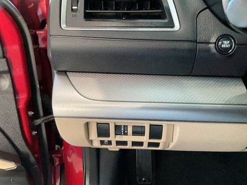 Used 2017 Subaru Outback 2.5i Premium image 7