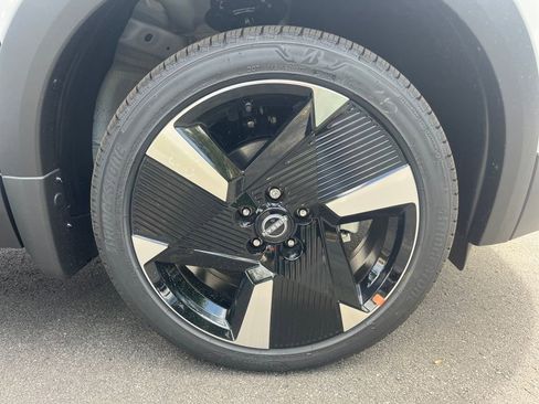 New 2025 Nissan Kicks SR w/ SR Premium Package image 11