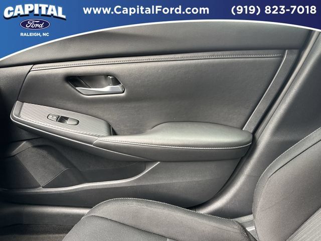 Used 2025 Nissan Sentra SV FWD image 28