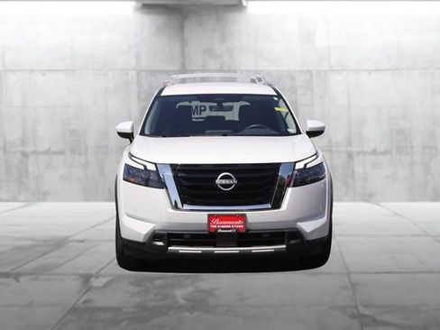 Certified 2025 Nissan Pathfinder SL AWD/4WD image 4