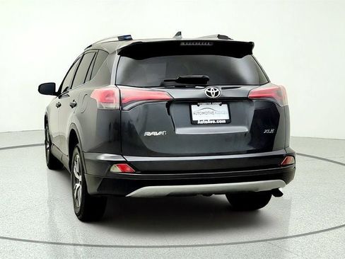 Used 2018 Toyota RAV4 XLE FWD image 6