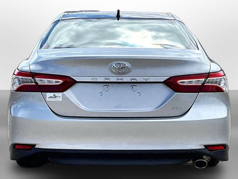 Used 2019 Toyota Camry L image 4