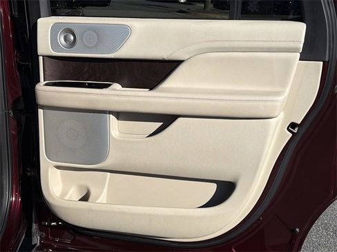 Used 2019 Lincoln Navigator L Reserve w/ Cargo Package image 16