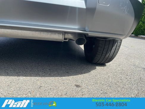Used 2024 Hyundai Kona Limited FWD image 15