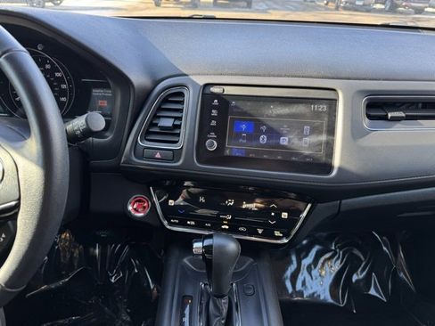 Used 2021 Honda HR-V EX-L image 2
