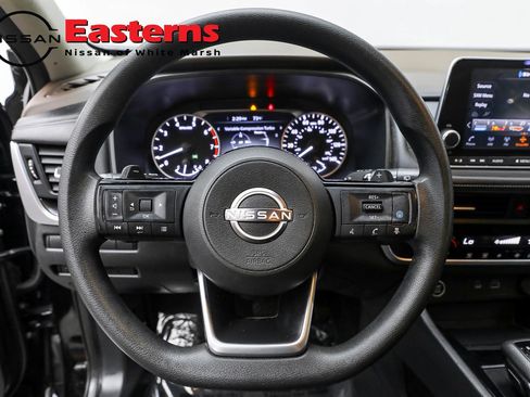 Used 2023 Nissan Rogue SV image 13