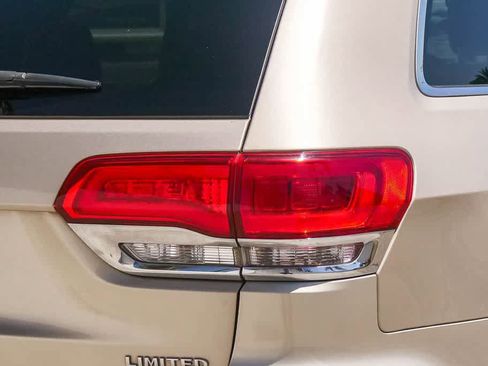 Used 2014 Jeep Grand Cherokee Limited w/ Luxury Group II AWD/4WD image 10